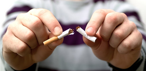 سیگار کشیدن در ملأعام در ماه رمضان جرم است