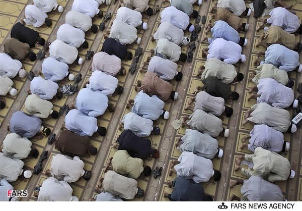 خانواده‌های مسلمانان خودشان را برای ماه رمضان آماده می‌کنند