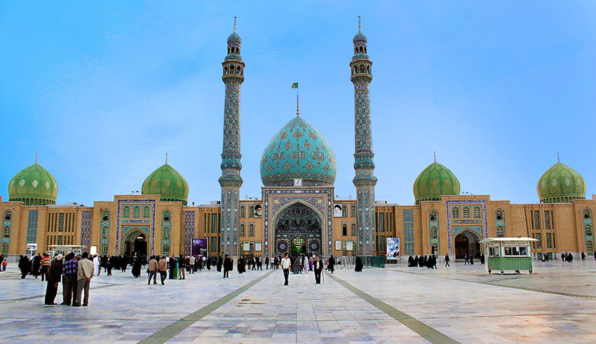 غباروبی از مسجد مقدس جمکران در آستانه ماه رمضان