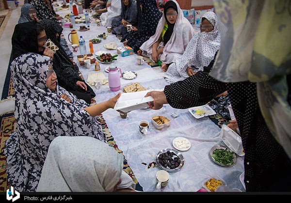 احیای شب بیست و یکم ماه رمضان در ندامتگاه زنان + عکس