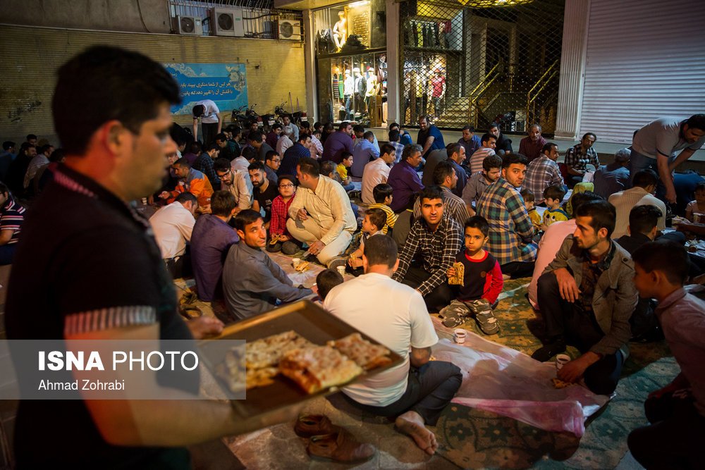 گزارش تصویری / افطاری «ساده»