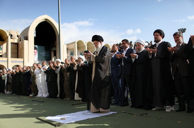 گزیده بیانات رهبر انقلاب در نماز عید فطر: ملت ایران خسته و ناامید نیست