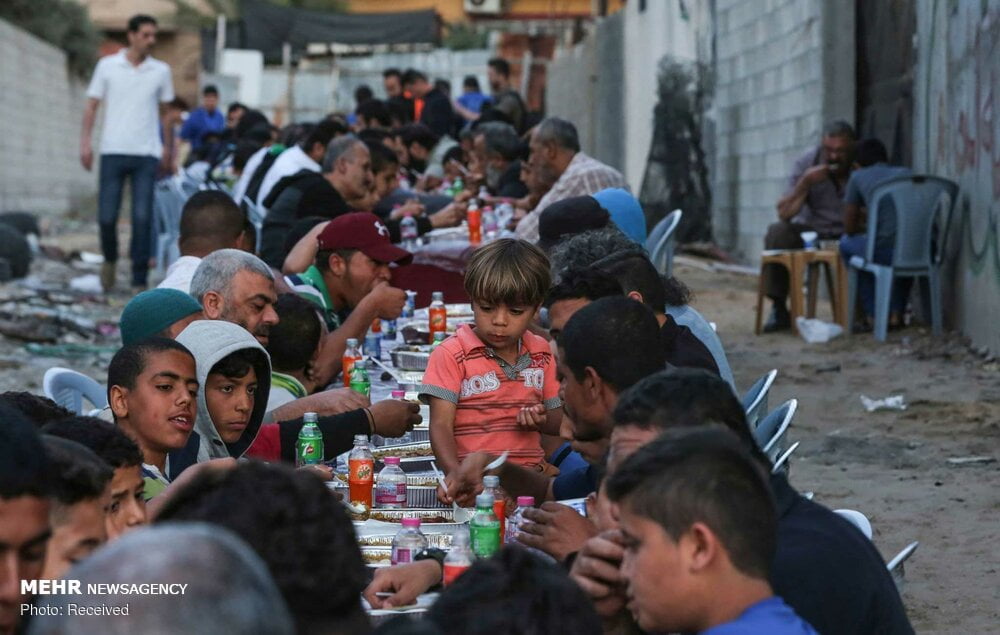 سفره افطار در نوار غزه