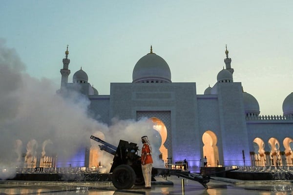 امارات ۲۴ فروردین را اولین روز ماه مبارک رمضان اعلام کرد