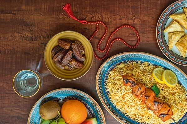اصول خوردن و آشامیدن در ماه رمضان از دیدگاه طب سنتی ایران