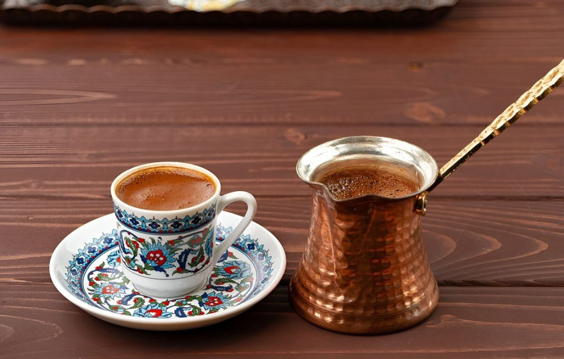 روزه‌داران بعد از افطار می‌توانند قهوه بخورند؟