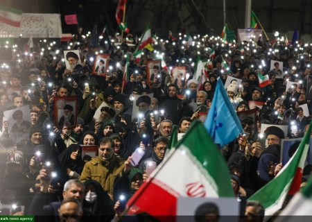 سیل عاشقان قائد امت‌ شهید امام خامنه ای در میدان ساعت تبریز