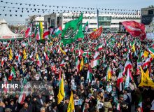 حضور پرشور مردم تهران در راهپیمایی روز قدس؛ تکبیرها در زیر باران طنین‌انداز شد